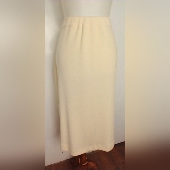 VANILLA CREAM WOOL SKIRT - Picture 3 of 3